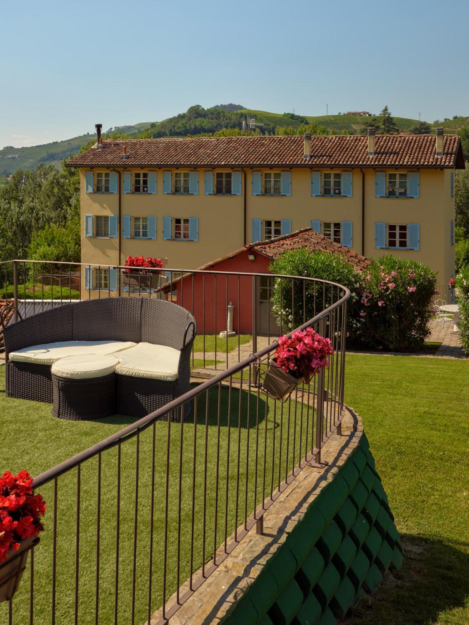 Vigna Dell'Acqua Villa Santo Stefano Belbo Exterior photo