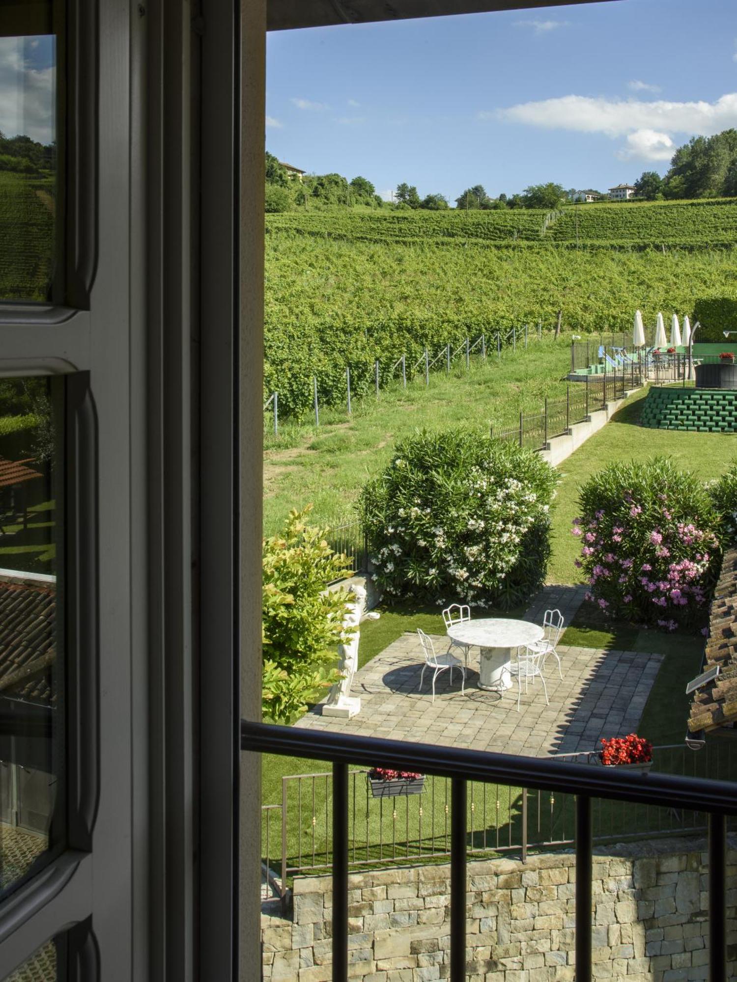Vigna Dell'Acqua Villa Santo Stefano Belbo Room photo