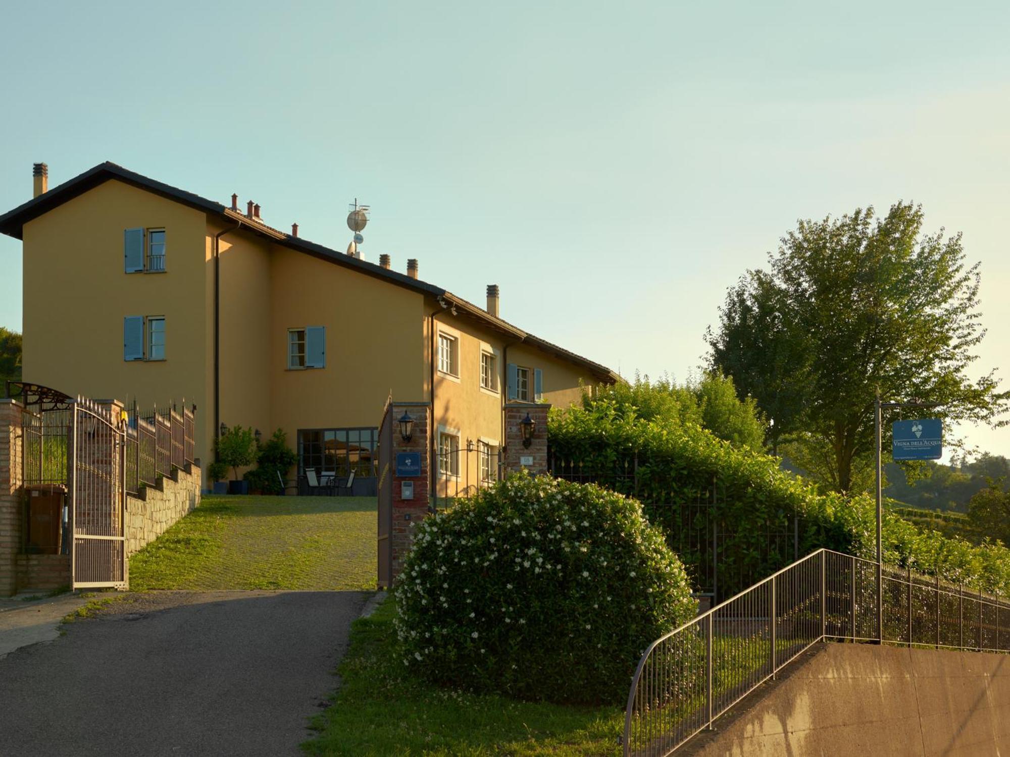 Vigna Dell'Acqua Villa Santo Stefano Belbo Exterior photo